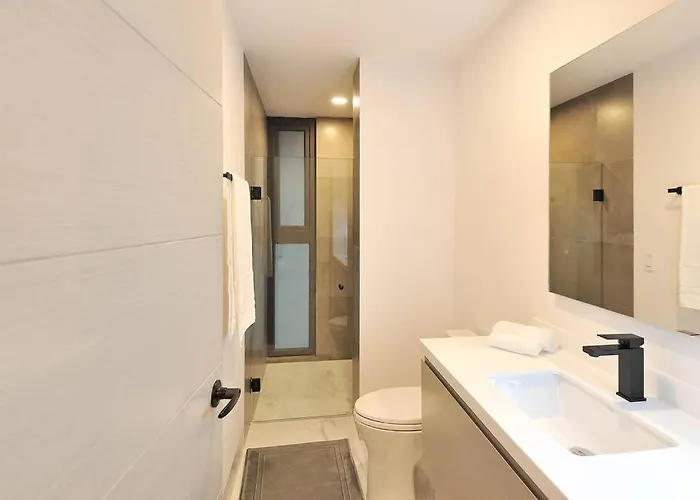 Great Location 2bd 2bth Walking Distance To Medano *